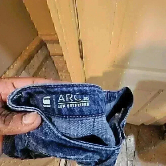 36. Distressed boyfriend jeans by G star size 25 medium wash - Picture 8 of 8